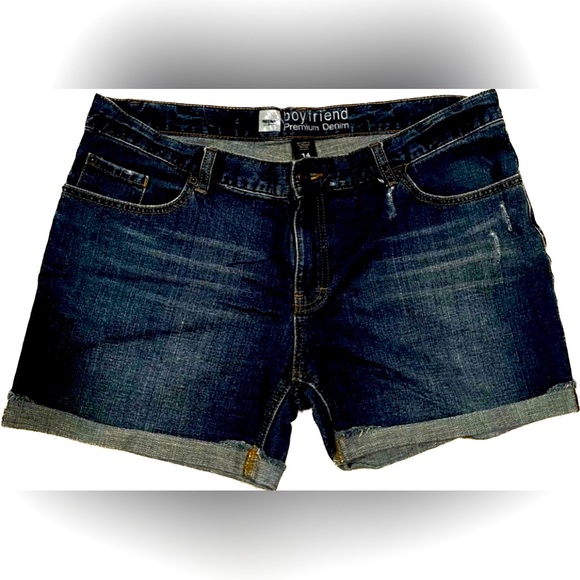 Mossimo Boyfriend Premium Denim Jean shorts. Excellent condition. Size 14 - Picture 1 of 8
